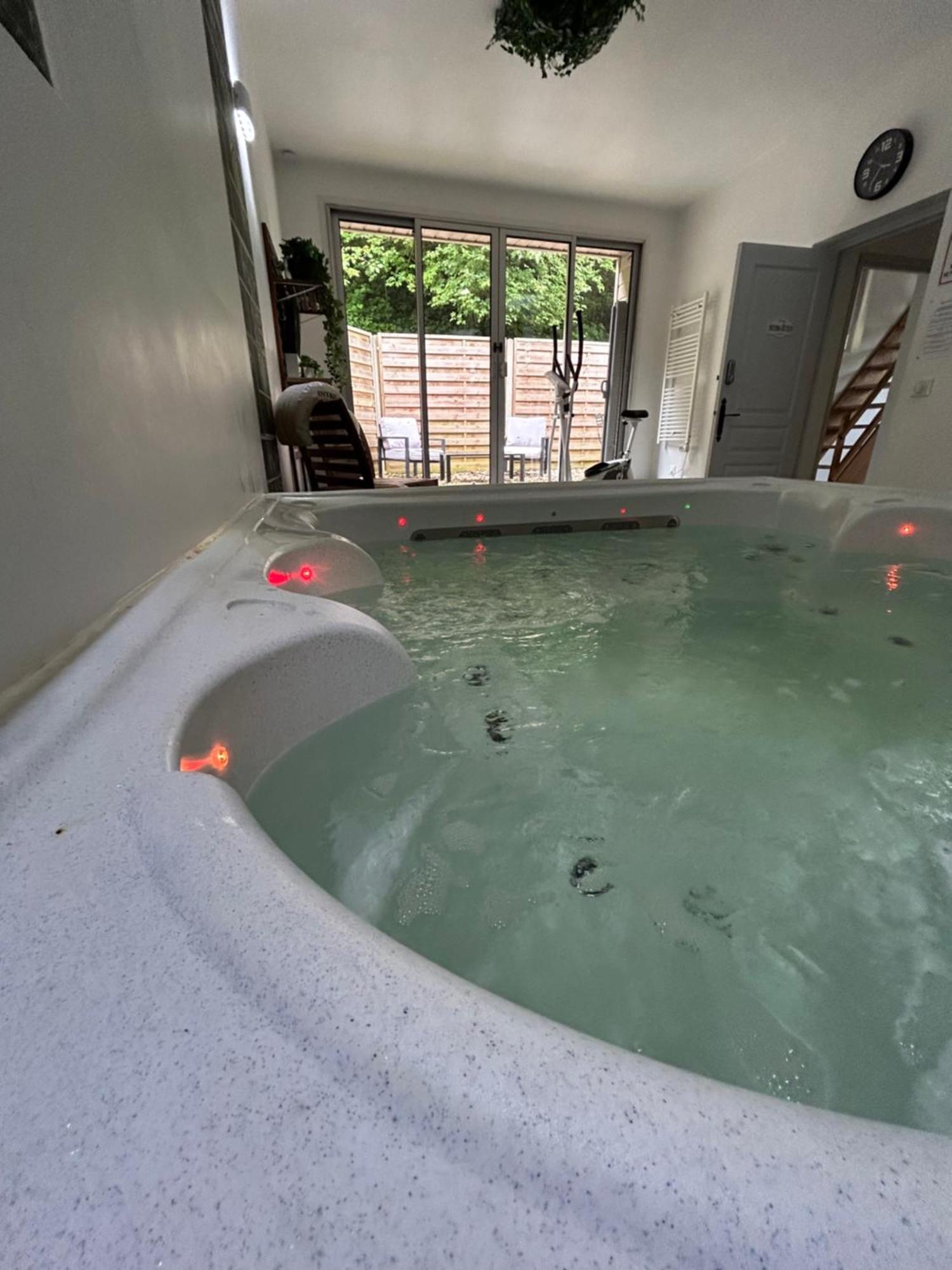 Loft And Spa Les Preaux المظهر الخارجي الصورة